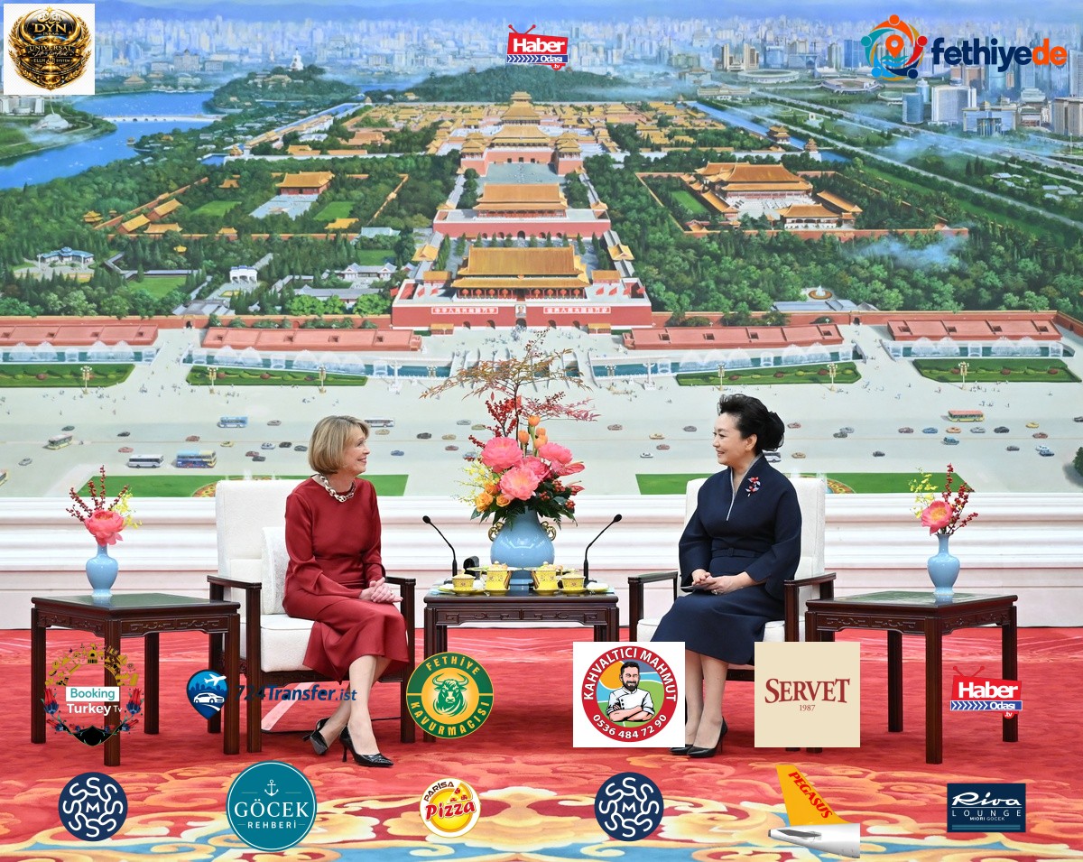 Peng Liyuan Beijing'de Budenbender'in kadın ve çocuk hakları mücadelesini takdir etti