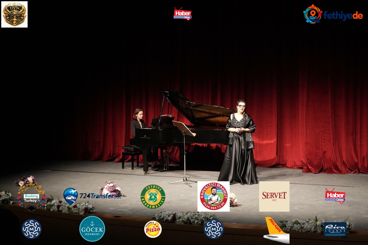 İzmir Kültür Yolu Festivali'nin 7'nci gününde Mozart Akşamı konseri İzmirlilerle buluştu