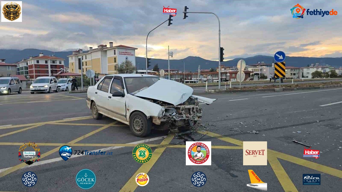 Gaziantep İslahiye'de otogar kavşağında 2 otomobil çarpıştı, yaralanan olmadı