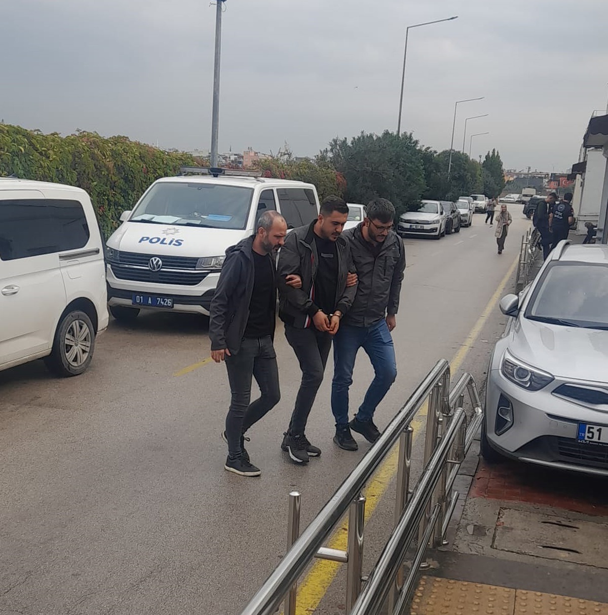 Adana'da Bayğaralar suç örgütü üyesi olduğu iddiasıyla aranan H.Ö. tutuklandı