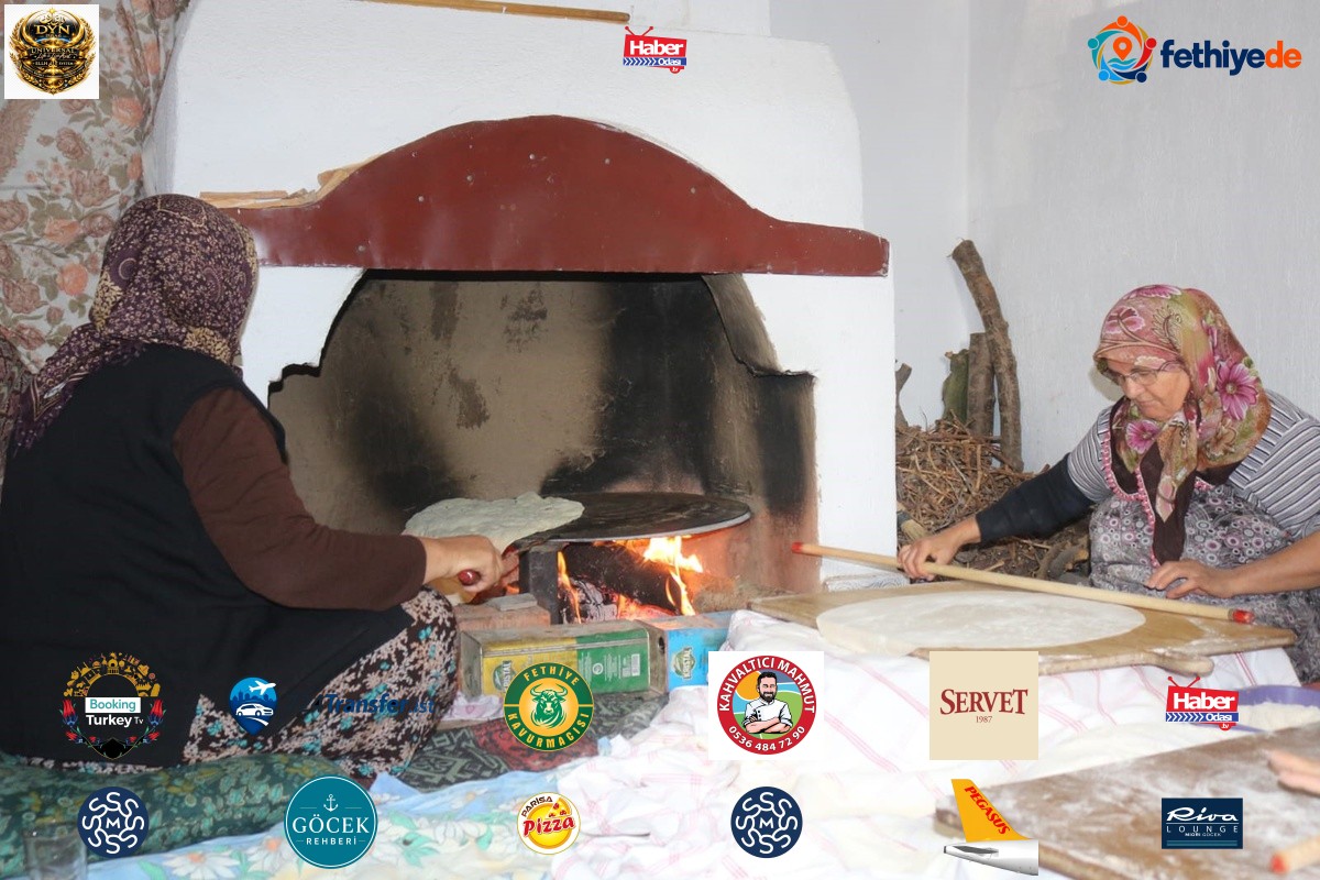 Denizli Çivril'de kadınlar kışlık yufkayı bir çuval undan imeceyle hazırlıyor