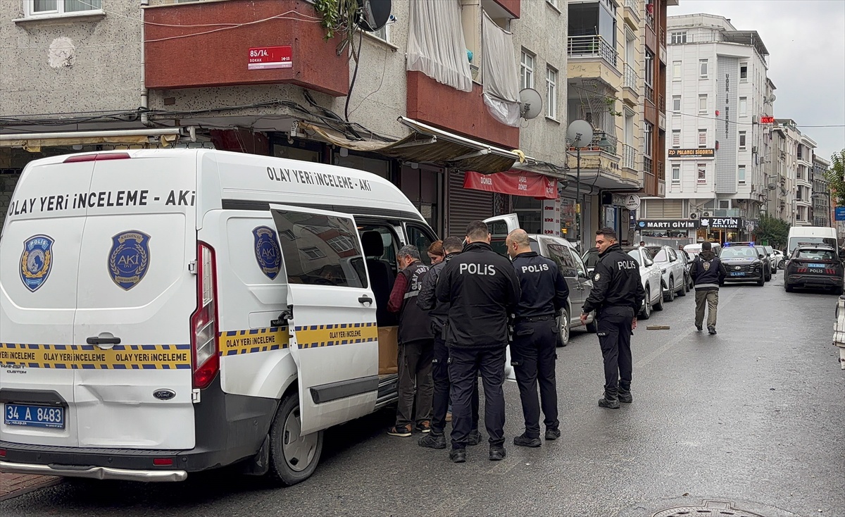 Zeytinburnu'nda haraç istenen esnaf, iş yerinin önünde ateş açan şüpheliyi kovalayıp kendi silahıyla yaraladı