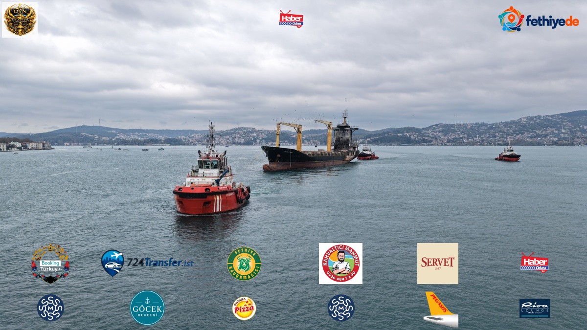 Karadeniz'de İHA saldırısında hasar gören RMS Team, İstanbul Boğazı'ndan geçirildi