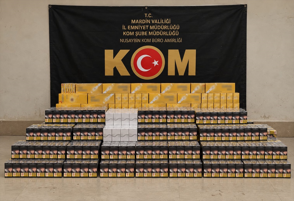 Mardin'in Nusaybin ilçesinde araçta 12 bin 520 paket kaçak sigara ele geçirildi