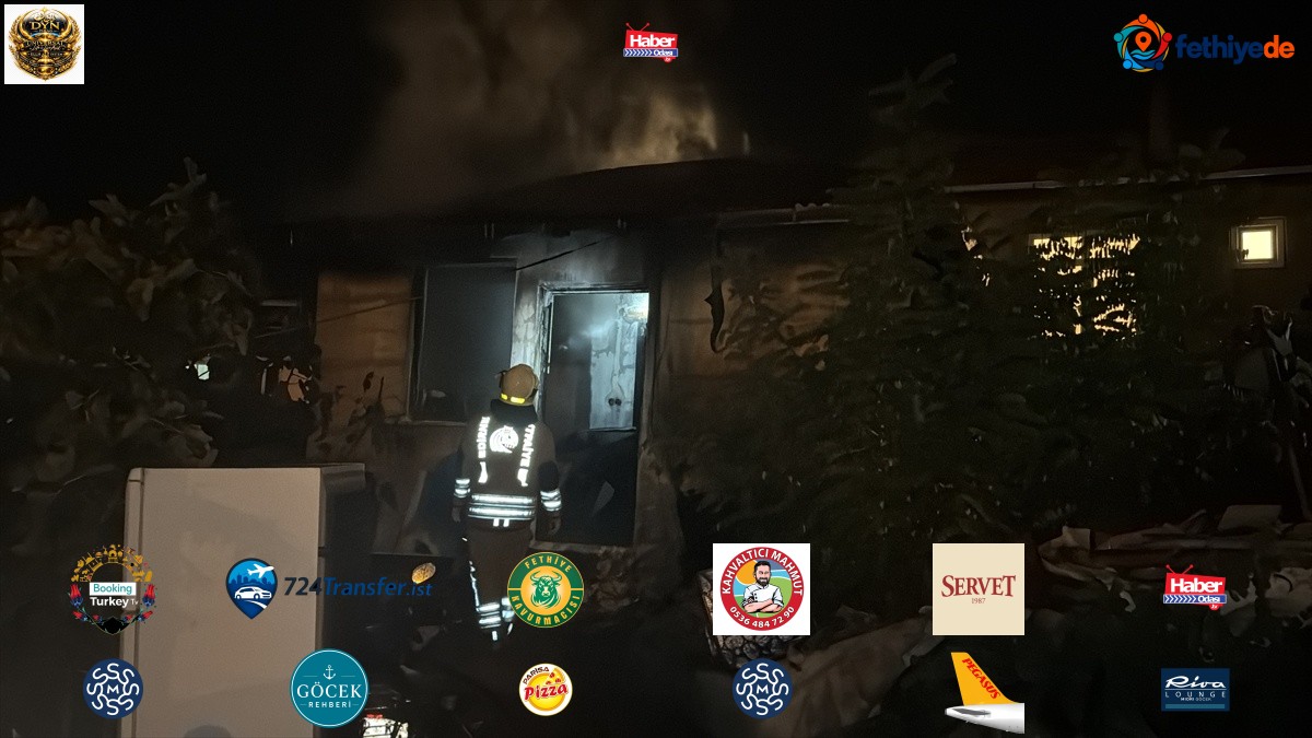 Edirne'de ev yangınında dumandan etkilenen 1 kişi hastaneye kaldırıldı