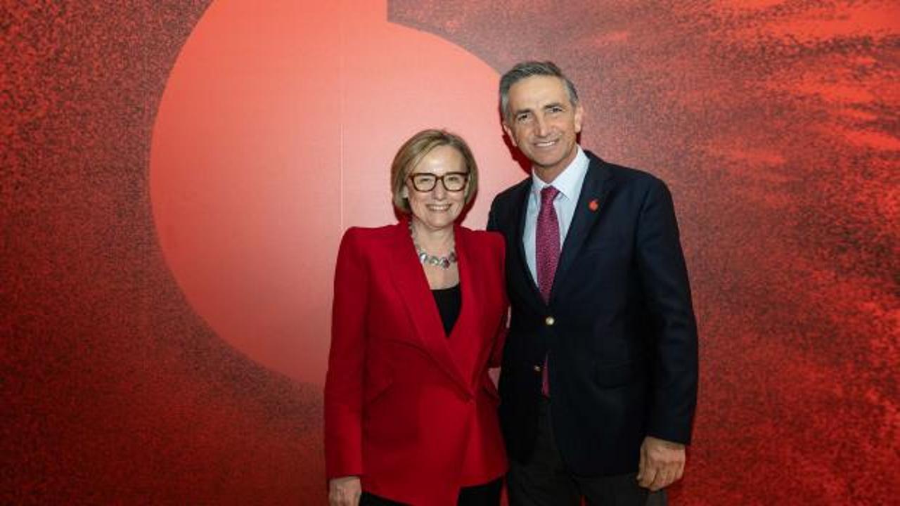 Vodafone'dan Türkiye'ye 5G ve uzun vadeli yatırım mesajı