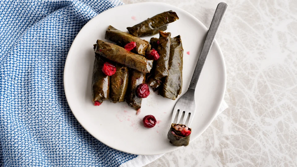 Vişneli Yaprak Sarması Tarifi