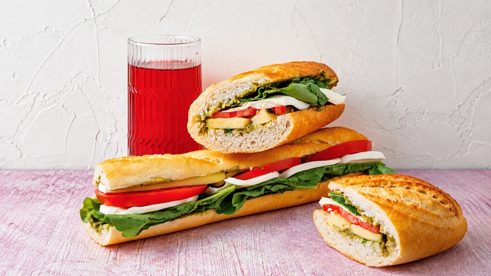 Pesto & Mozzarella Baget Sandviç Tarifi