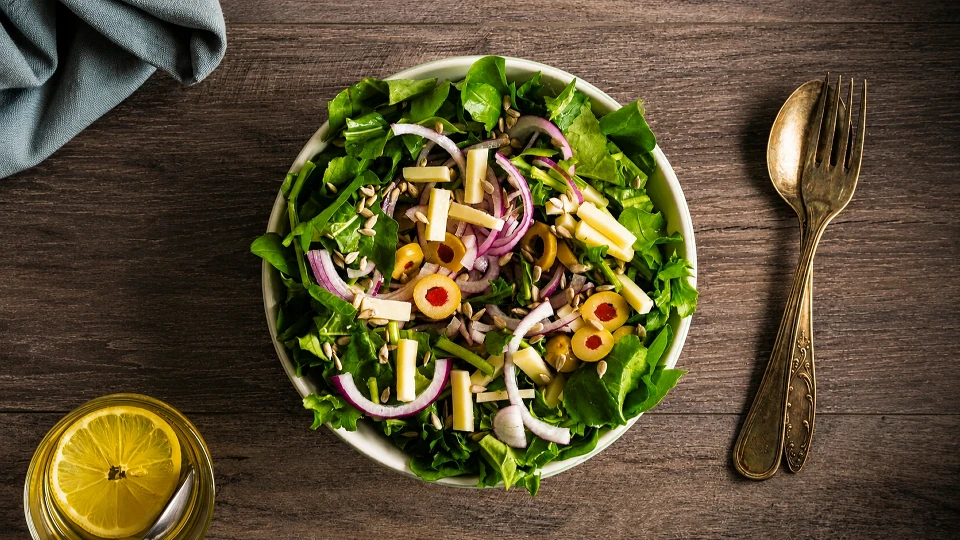 Zeytinli Roka Salatası Tarifi