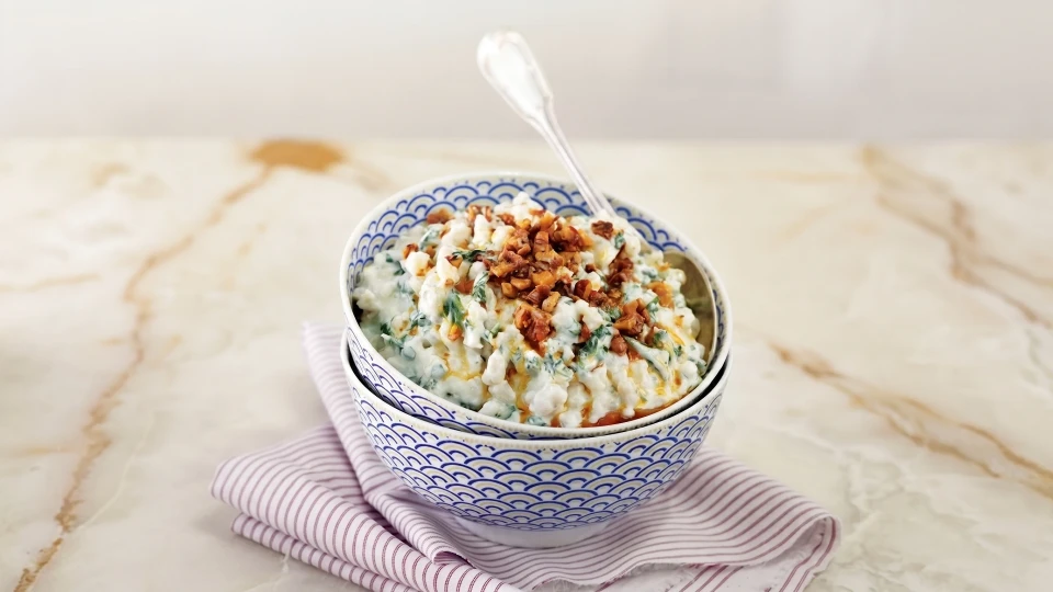 Buğdaylı Ispanaklı Cevizli Salata Tarifi
