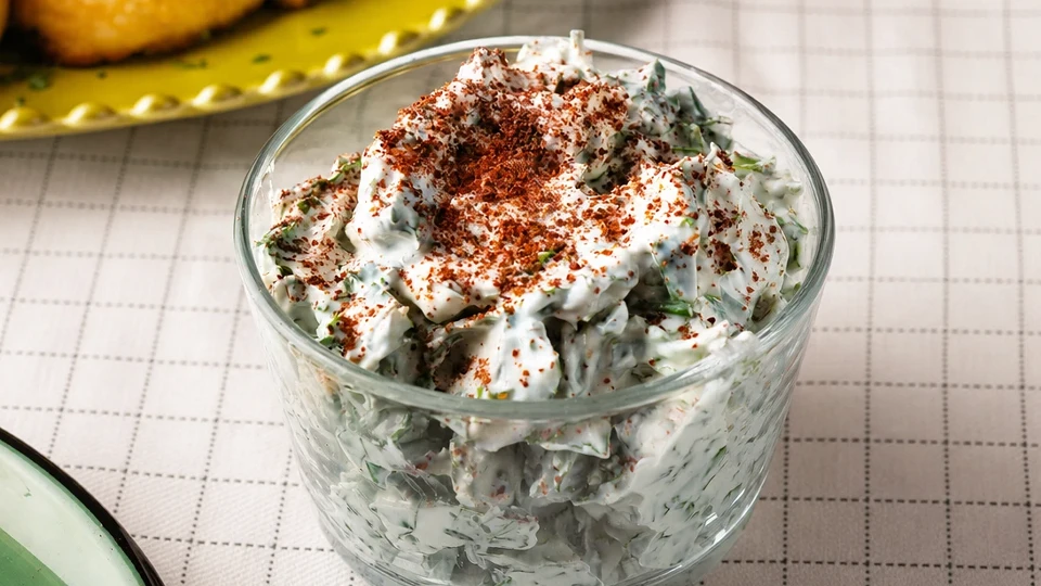 Taze Naneli Yoğurtlu Salata Tarifi