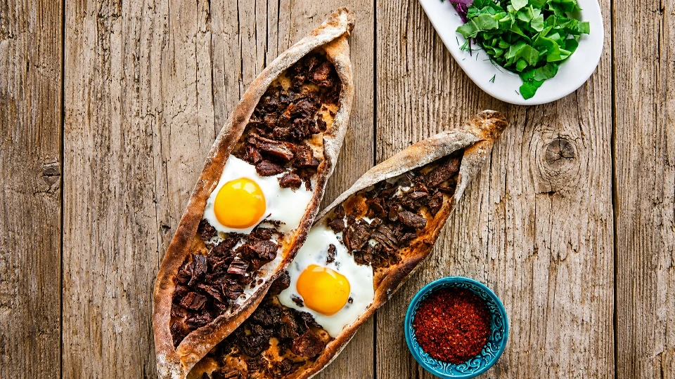 Kavurmalı Pide Tarifi