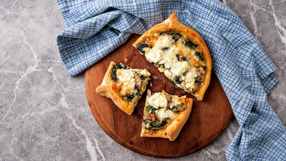 Mantar & Ispanaklı Pizza Tarifi